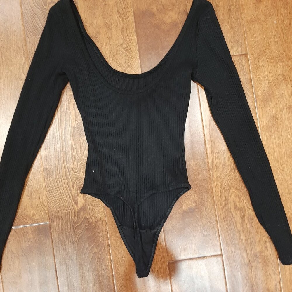 Wilfred Aritzia quiet luxury ribbed long sleeved balletcore bodycon bodysuit top - Picture 4 of 15
